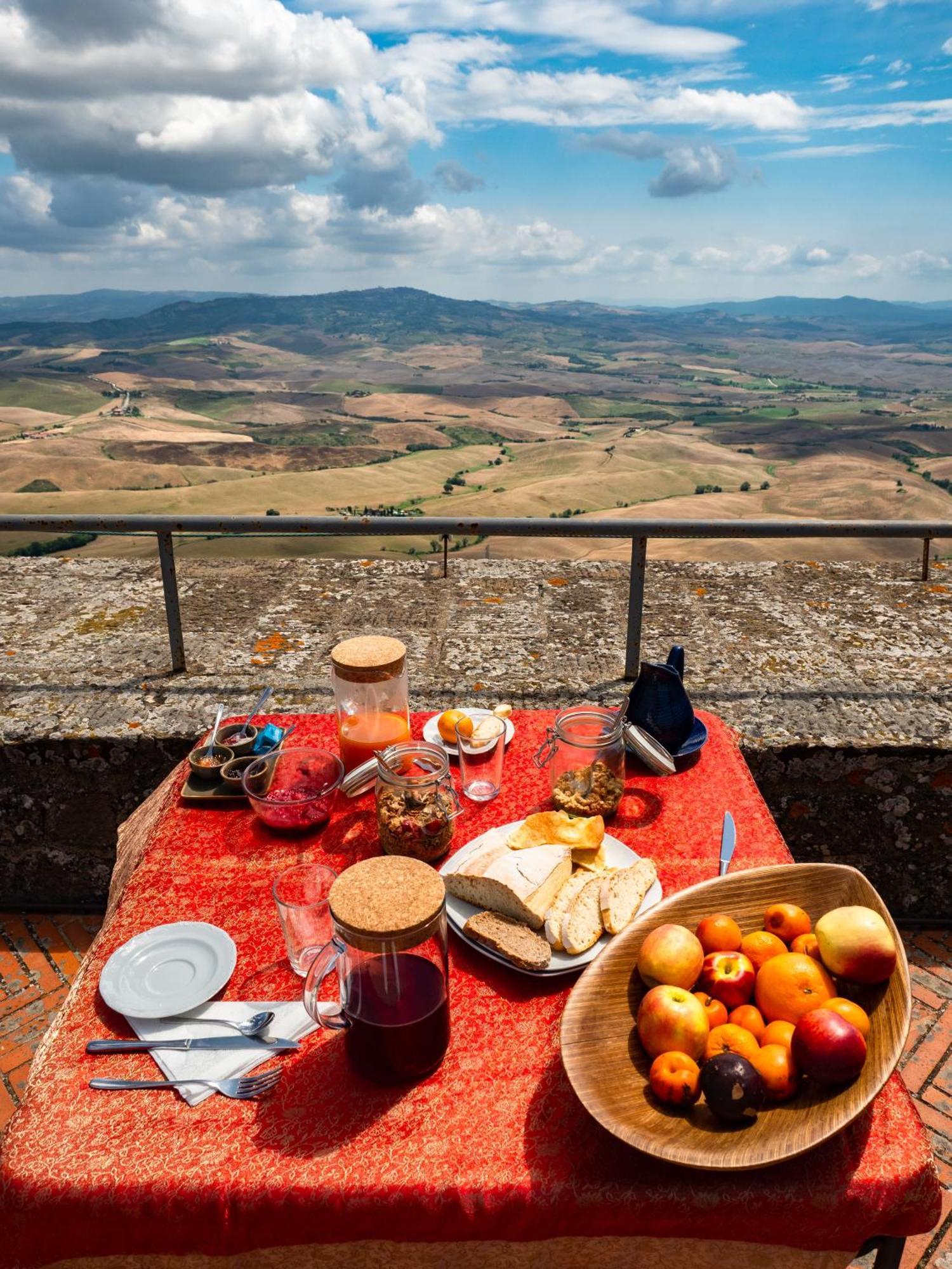Torre Dei Belforti Montecatini Val di Cecina Bagian luar foto